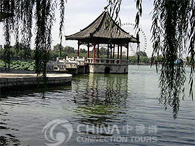 Pavilion of Daming Lake, Jinan Attractions, Jinan Travel Guide