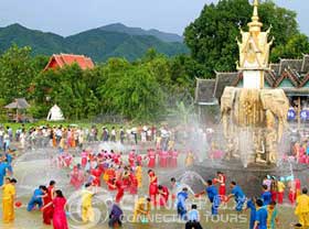 Jinghong Water Splashing Festival, Jinghong Travel Guide