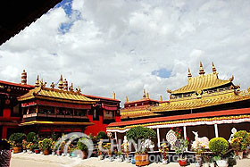 Jokhang Temple - Lhasa Travel Guide
