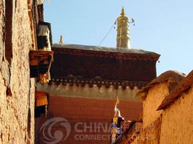 Gold Gilded Pagoda of Shigatze Tashilhunpo Monastery, Shigatze Travel Guide, Tibet Travel Guide